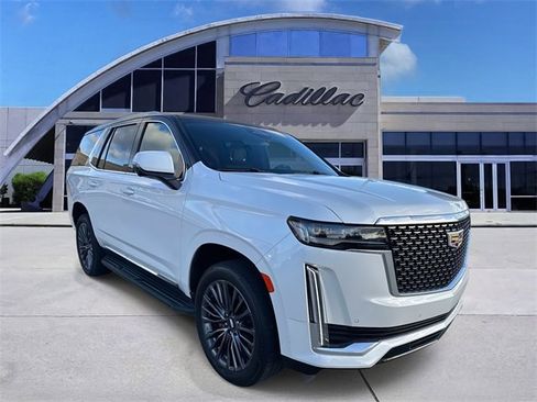 Used 2022 Cadillac Escalade Luxury image 3