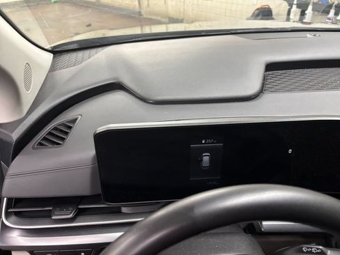 Used 2026 Kia Carnival FWD image 32