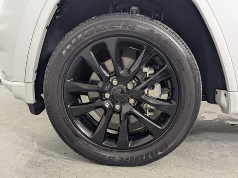 Used 2021 Jeep Grand Cherokee Laredo X AWD/4WD image 11