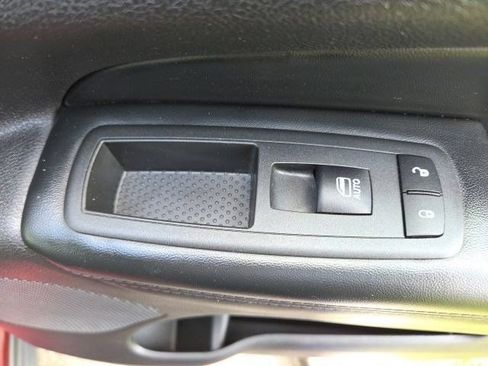 Used 2022 Jeep Grand Cherokee Laredo w/ All-Weather Capability Group AWD/4WD image 48