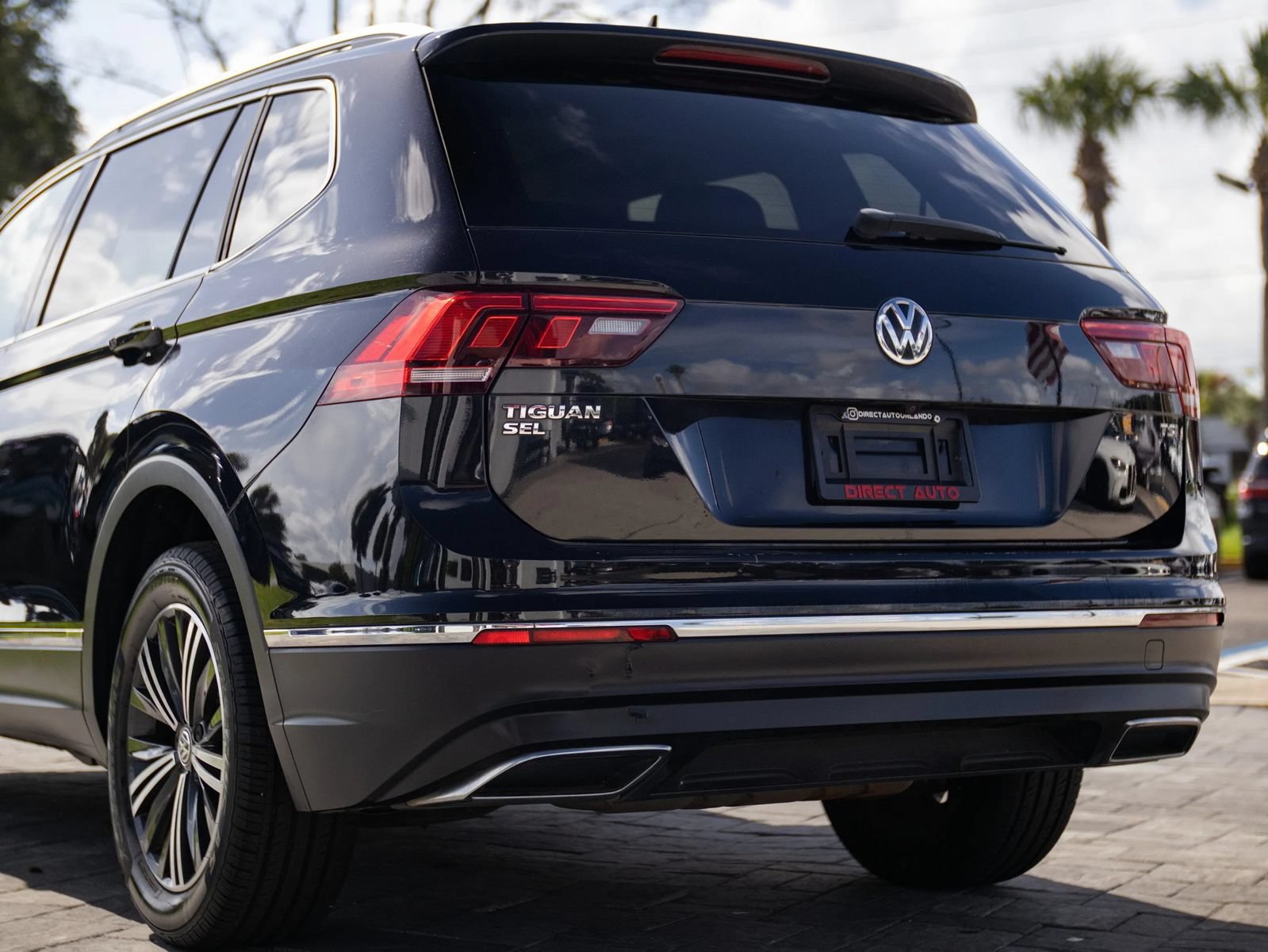 Used 2018 Volkswagen Tiguan SEL FWD image 10