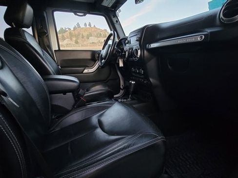 Used 2017 Jeep Wrangler Unlimited Sahara w/ Trailer Tow Group image 38