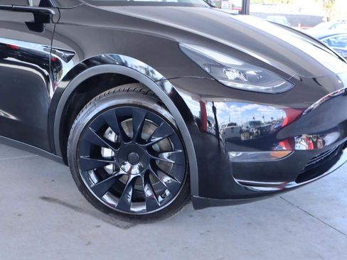 Used 2023 Tesla Model Y Long Range image 4