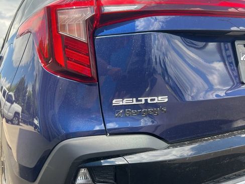 Used 2024 Kia Seltos EX AWD/4WD image 11