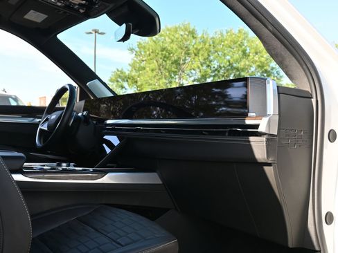 Used 2025 Cadillac Escalade Sport Platinum AWD/4WD image 26