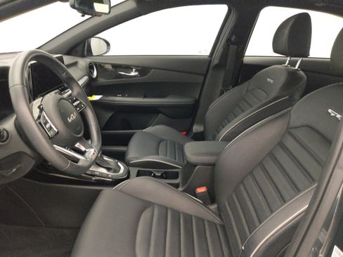 Used 2024 Kia Forte GT-Line w/ GT-Line Premium Package image 17