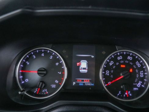 Used 2021 Toyota RAV4 LE FWD image 15