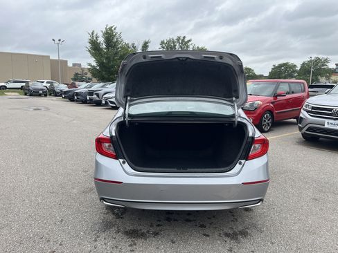 Used 2018 Honda Accord EX-L image 10