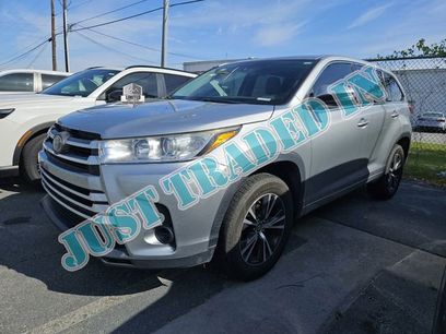 Used 2017 Toyota Highlander LE