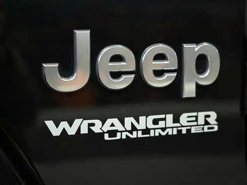 Used 2021 Jeep Wrangler Unlimited Sahara image 9