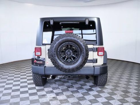 Used 2018 Jeep Wrangler Unlimited Sport S AWD/4WD image 7