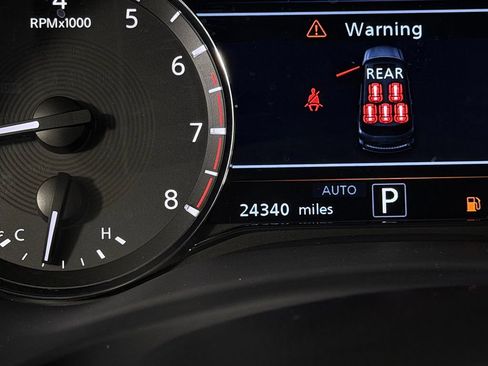 Used 2024 INFINITI QX80 Sensory AWD/4WD image 15