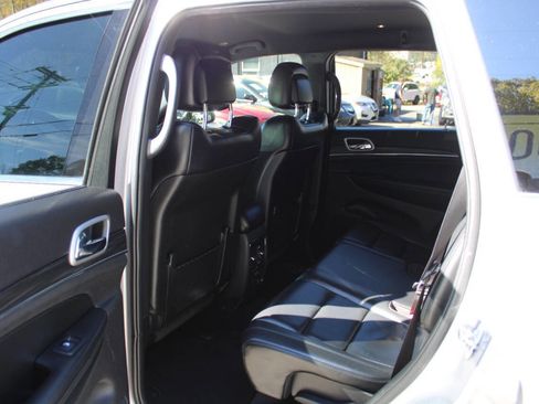 Used 2019 Jeep Grand Cherokee Limited image 26