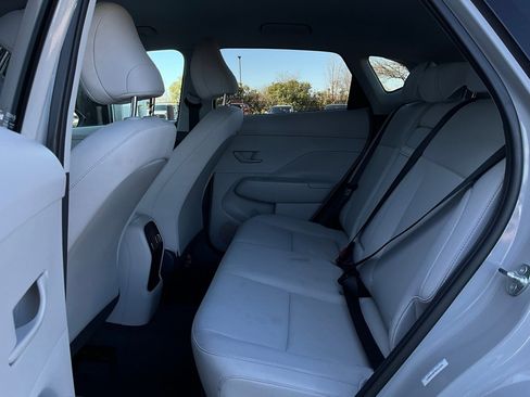 Used 2025 Hyundai Kona SEL image 12