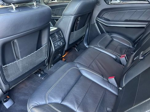 Used 2015 Mercedes-Benz GL 550 4MATIC image 4