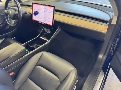 Used 2018 Tesla Model 3 RWD image 3