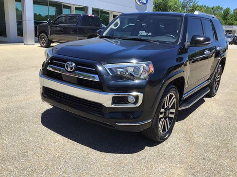 Used 2020 Toyota 4Runner Limited AWD/4WD image 5