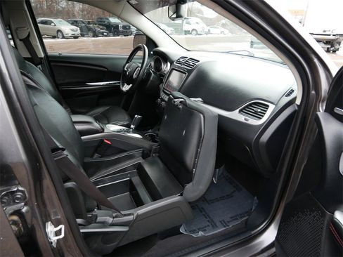 Used 2017 Dodge Journey GT w/ Driver Convenience Group image 8