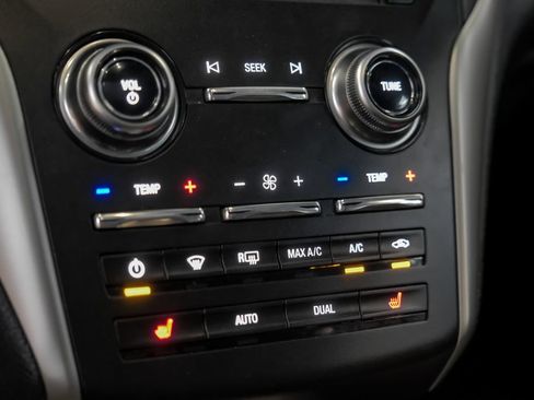 Used 2019 Lincoln MKC Select w/ Select Plus Package FWD image 31