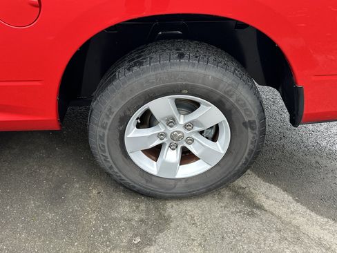 Used 2020 RAM 1500 Classic SLT w/ Luxury Group image 26