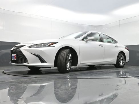 Used 2020 Lexus ES 350 Luxury w/ Accessory Package 2 image 30