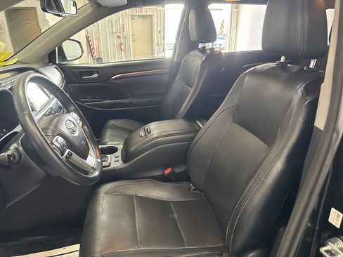Used 2014 Toyota Highlander Limited AWD/4WD image 9