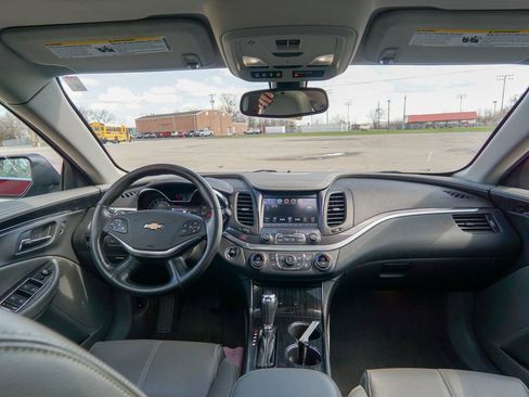Used 2019 Chevrolet Impala LT w/ Sunroof and Spoiler Package image 9