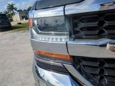 Used 2018 Chevrolet Silverado 1500 LT w/ All Star Edition image 10
