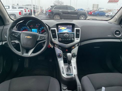 Used 2016 Chevrolet Cruze LT image 12