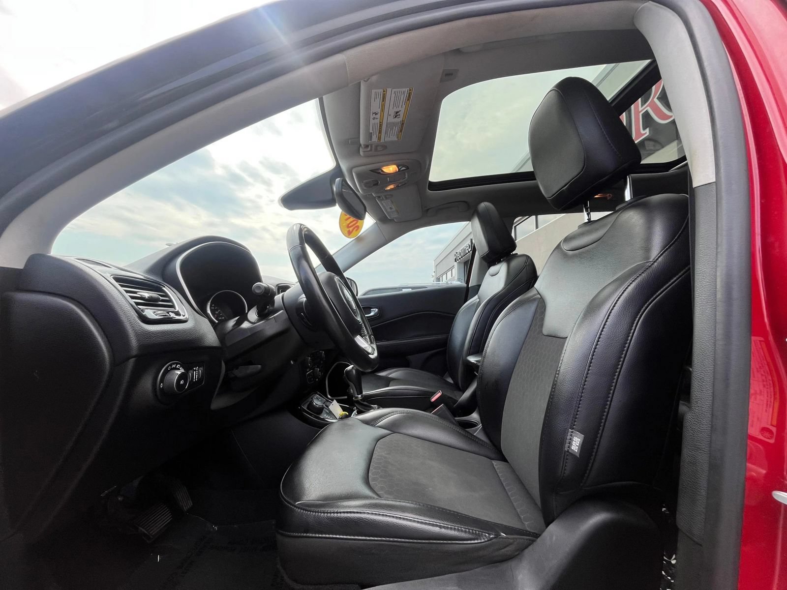 Used 2019 Jeep Compass Latitude AWD/4WD image 26