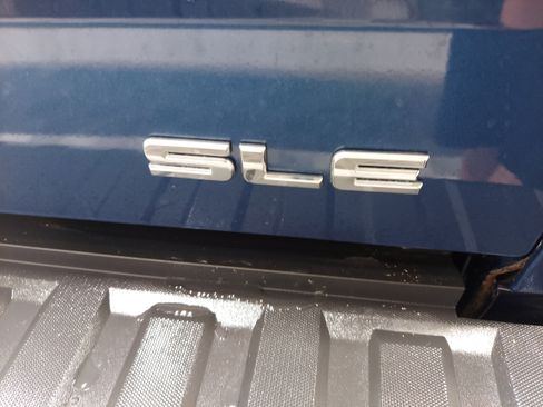 Used 2017 GMC Sierra 1500 SLE w/ Elevation Edition AWD/4WD image 5