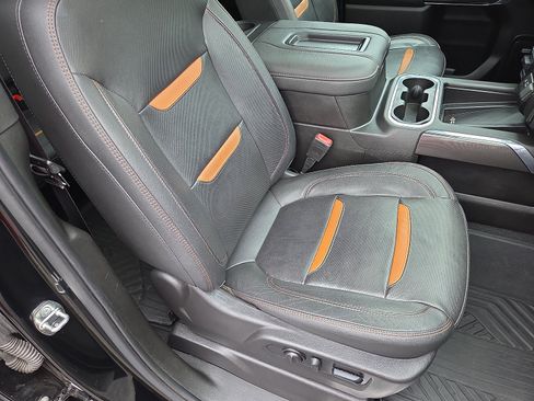 Used 2022 GMC Sierra 2500 AT4 w/ AT4 Preferred Package AWD/4WD image 16