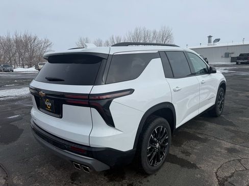 Used 2025 Chevrolet Traverse LT w/ Sun and Wheel Package image 5