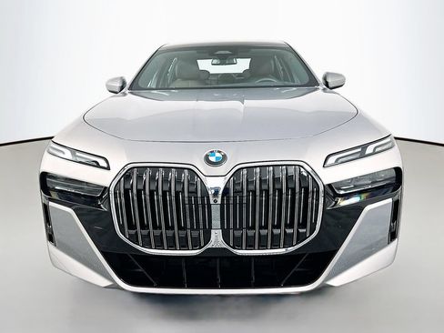 Used 2026 BMW 740i xDrive AWD/4WD image 2