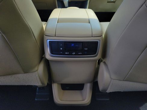 Used 2016 Toyota Highlander Limited AWD/4WD image 25