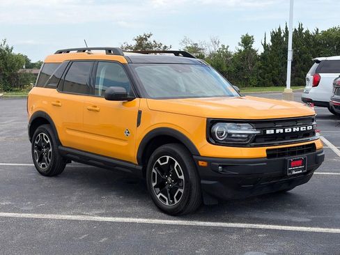 Used 2023 Ford Bronco Sport Outer Banks w/ Tech Package AWD/4WD image 3
