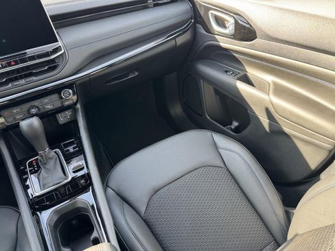 New 2026 Jeep Compass Latitude image 10