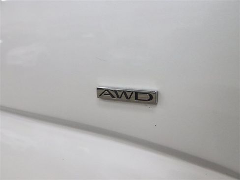Used 2021 Buick Enclave Premium w/ Sun and Sites Package AWD/4WD image 9