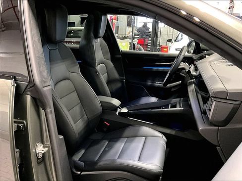 Used 2026 Porsche Macan Turbo Electric AWD/4WD image 10