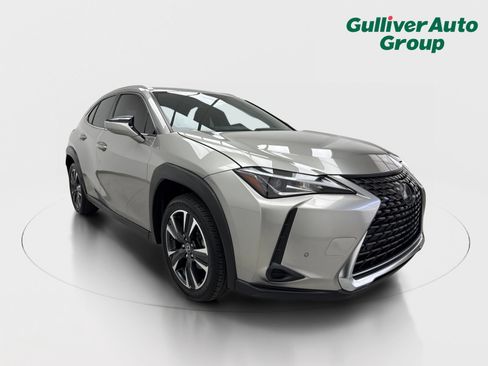 Used 2021 Lexus UX 200 w/ Accessory Package (Z2) FWD image 13