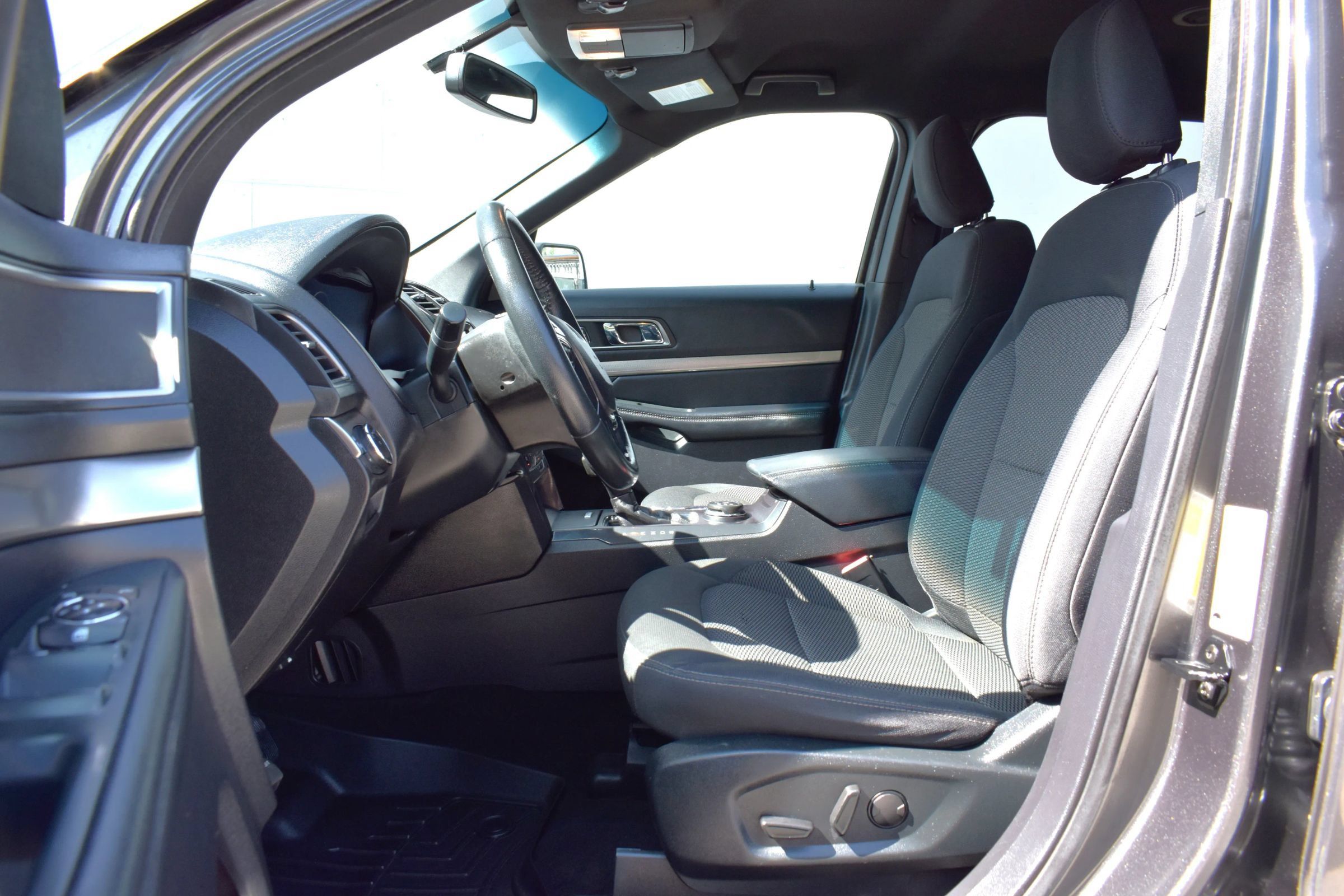 Used 2019 Ford Explorer XLT w/ Equipment Group 201A AWD/4WD image 10