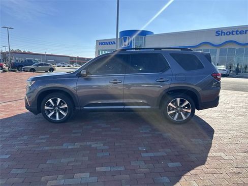 Certified 2024 Honda Pilot Touring image 5