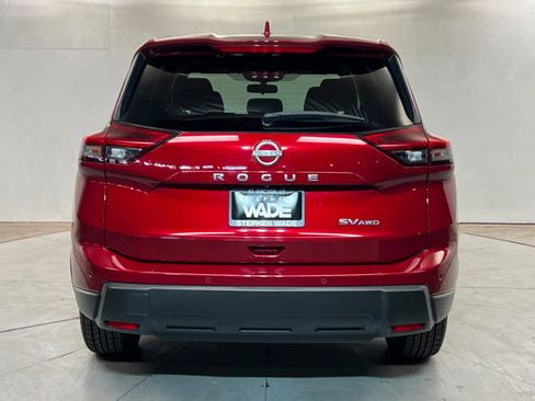 Used 2024 Nissan Rogue SV AWD/4WD image 4