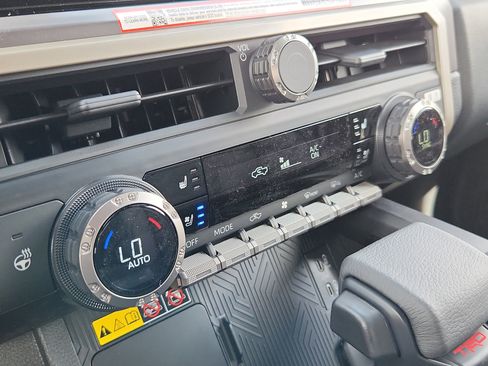 New 2026 Toyota Tacoma TRD Off-Road w/ TRD Off Road Premium Package AWD/4WD image 19