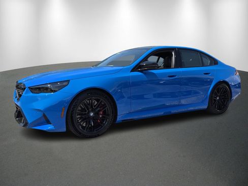 New 2026 BMW M5 w/ M Driver's Package AWD/4WD image 3
