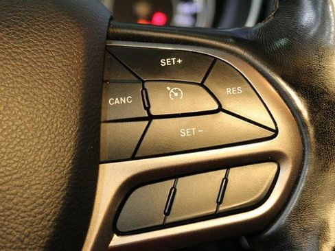 Used 2021 Jeep Cherokee Latitude Lux w/ Comfort/Convenience Group image 23