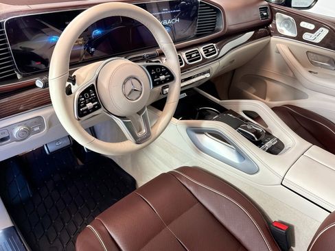 Used 2023 Mercedes-Benz Maybach GLS 600 4MATIC image 9