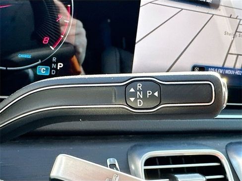 Used 2024 Mercedes-Benz GLS 580 4MATIC image 17