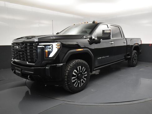 Used 2024 GMC Sierra 2500 Denali Ultimate image 2