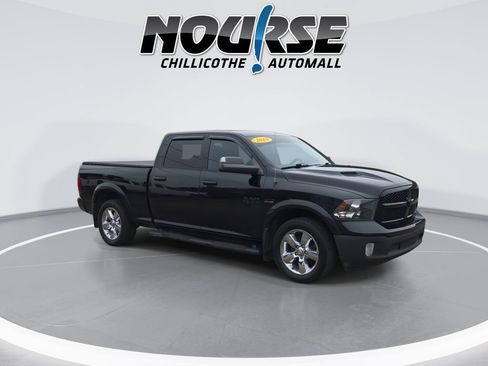Used 2019 RAM 1500 Classic SLT AWD/4WD image 2
